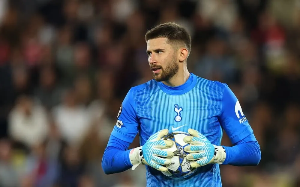 Tottenham đứng trước nguy cơ mất Vicario